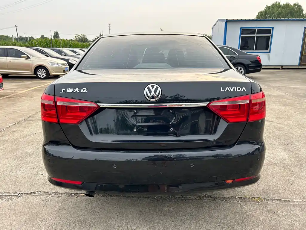 Volkswagen Lavida 2013