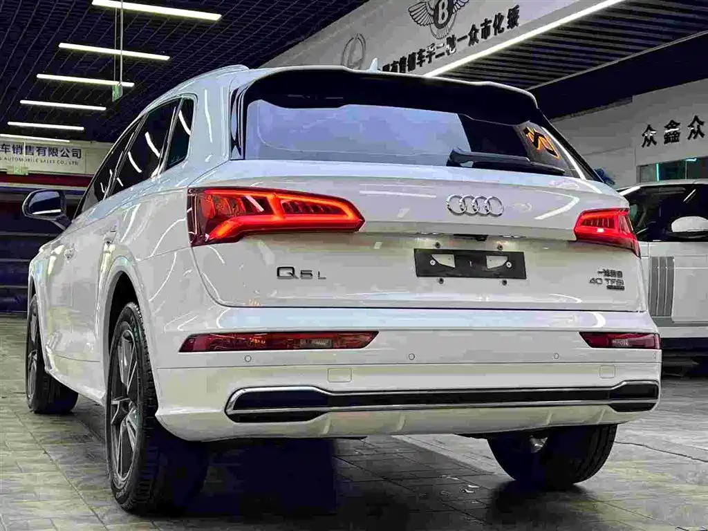 Audi Q5L 2020 — фото 9