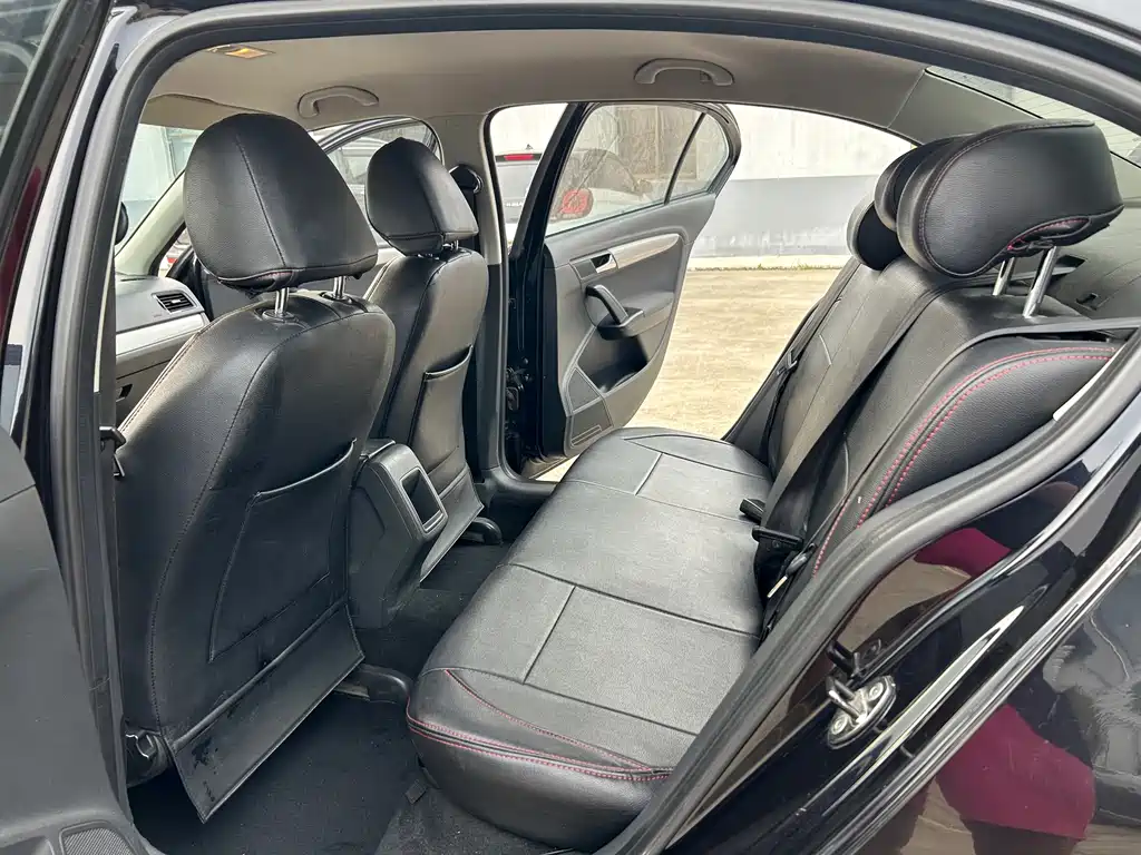 Volkswagen Lavida 2013