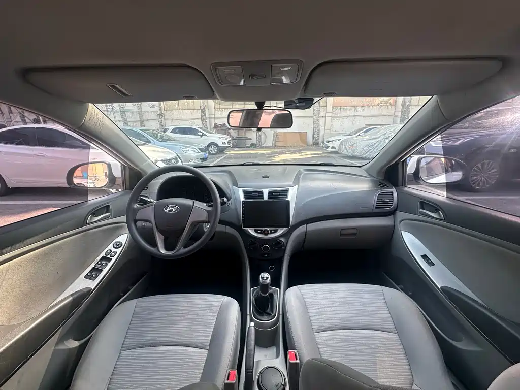 Hyundai Verna 2016 — фото 15