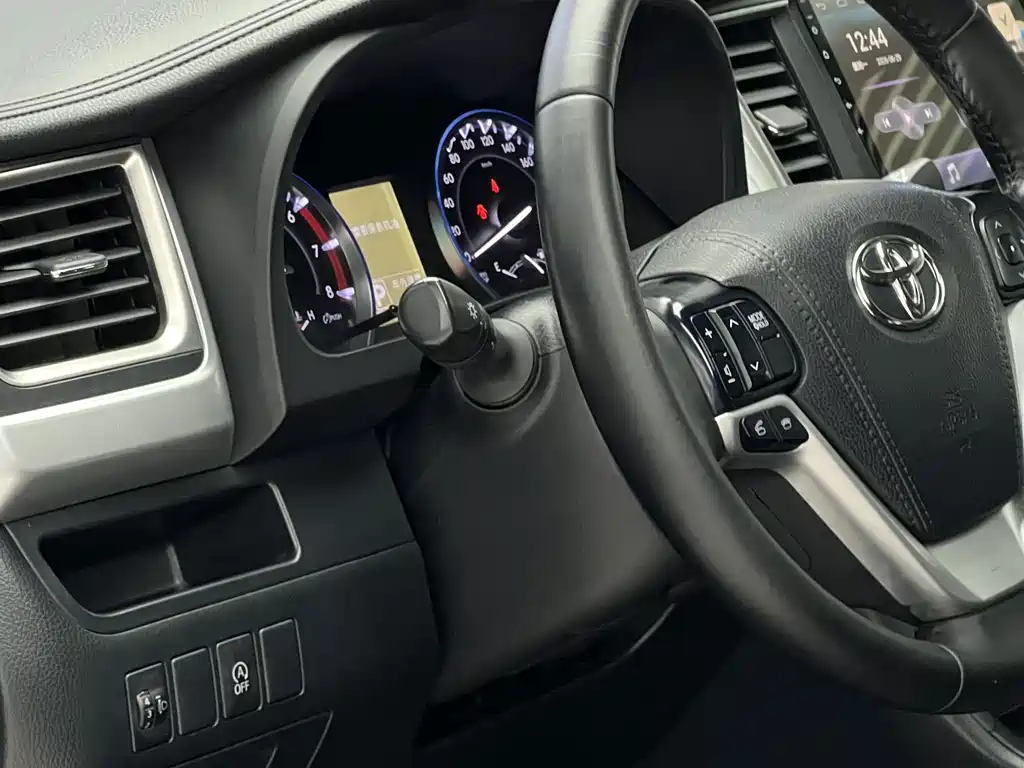 Toyota Highlander 2016 — фото 26