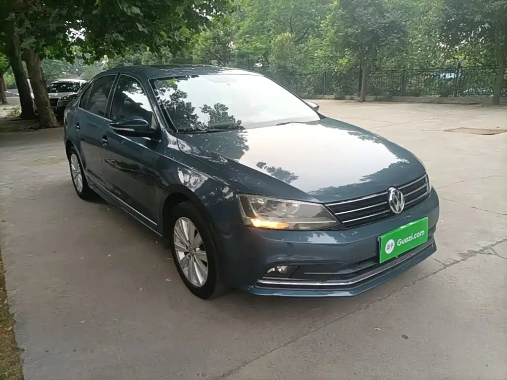 Volkswagen Sagitar 2015