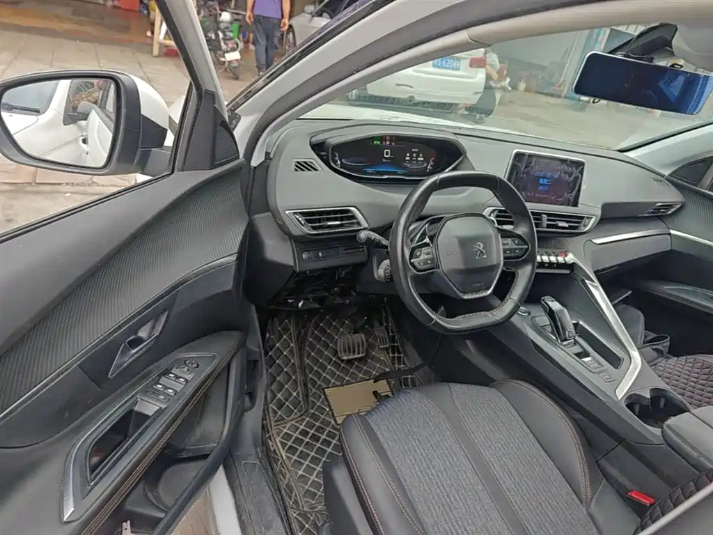 Peugeot 5008 2017 — фото 16
