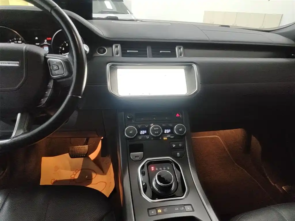 Land Rover Evoque 2018 — фото 13