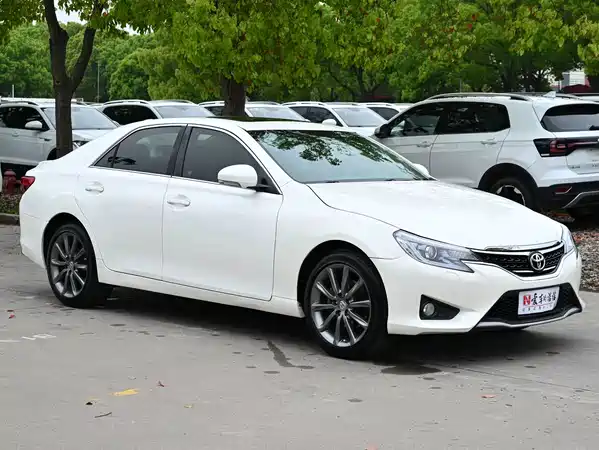Toyota Reiz 2013
