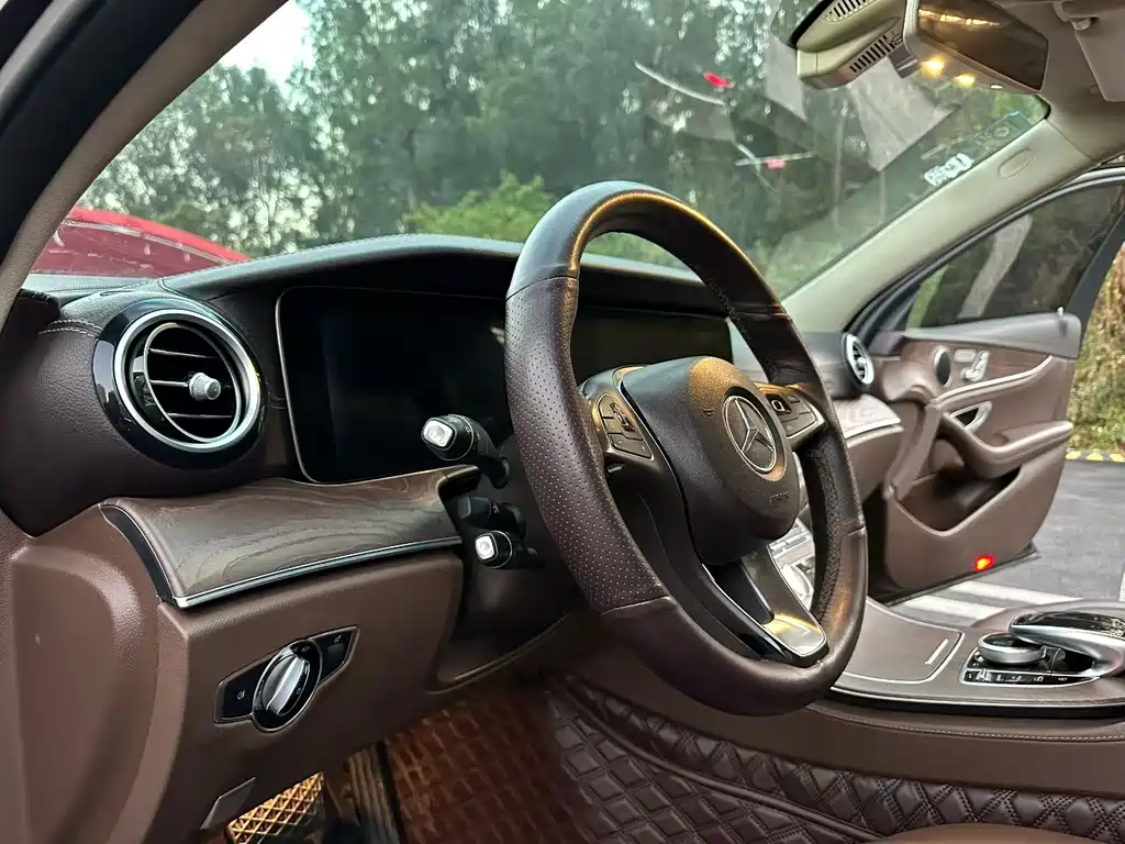Mercedes-Benz E-Class 2017 — фото 4