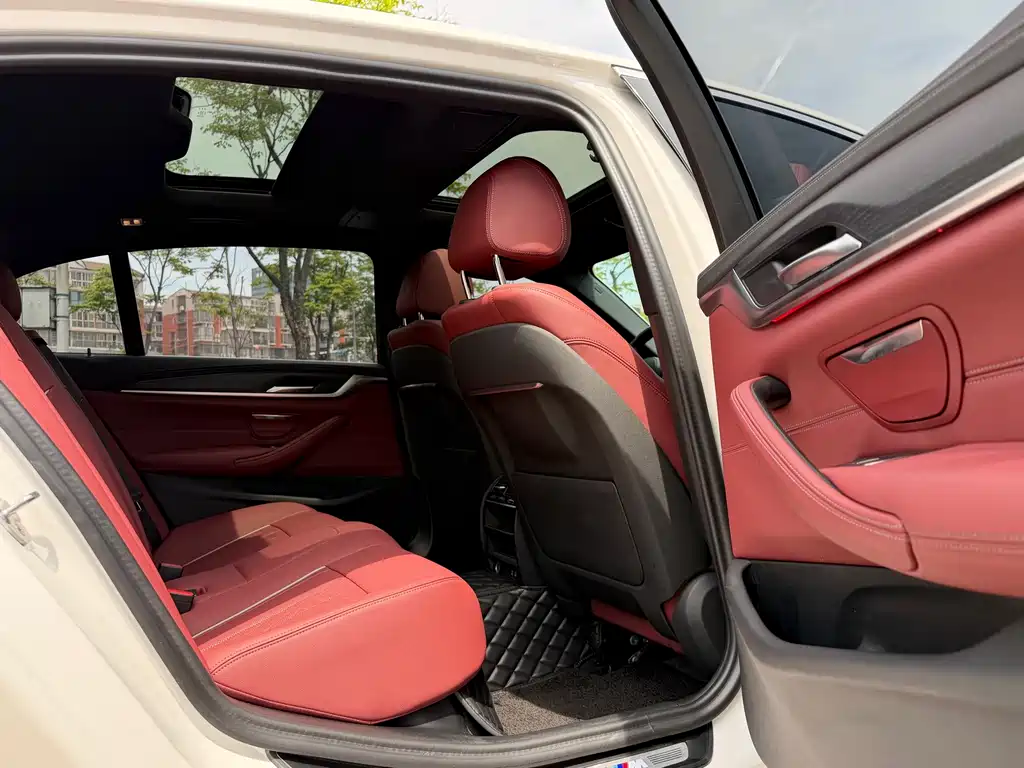 BMW 5 Series 2023