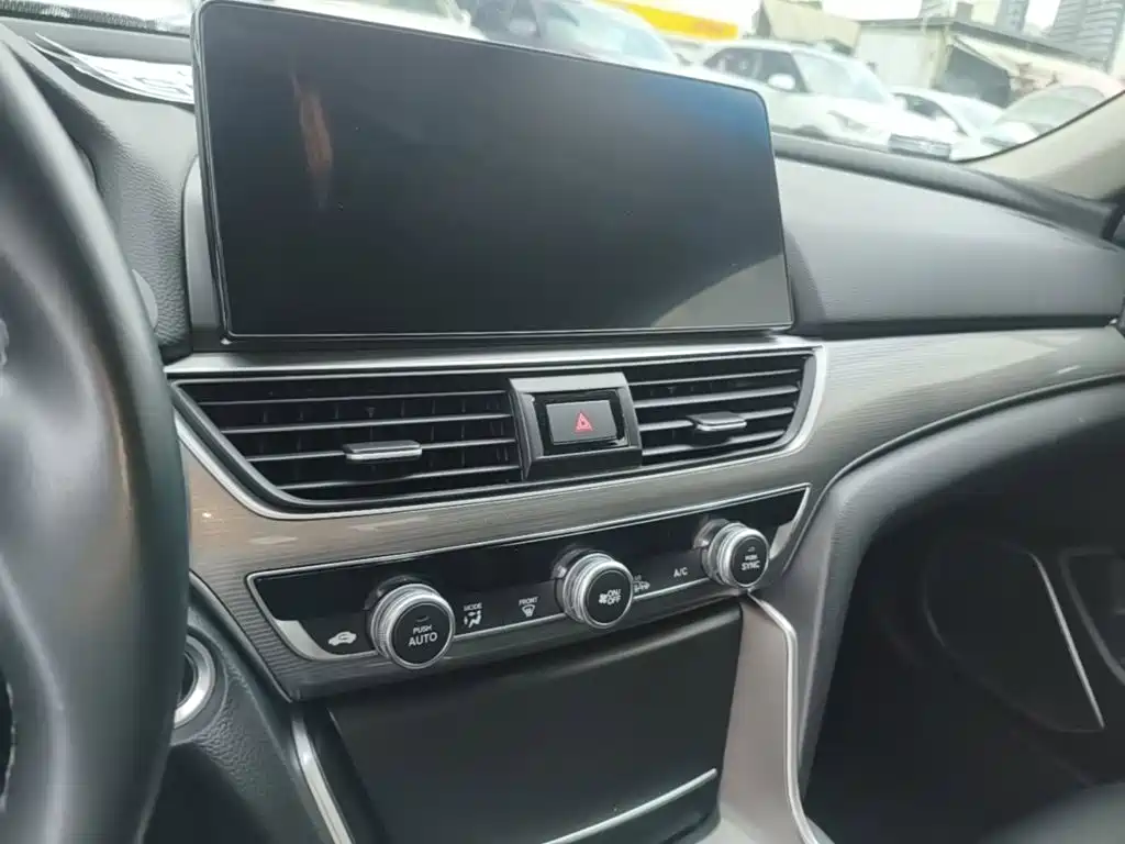 Honda Accord 2023 — фото 13