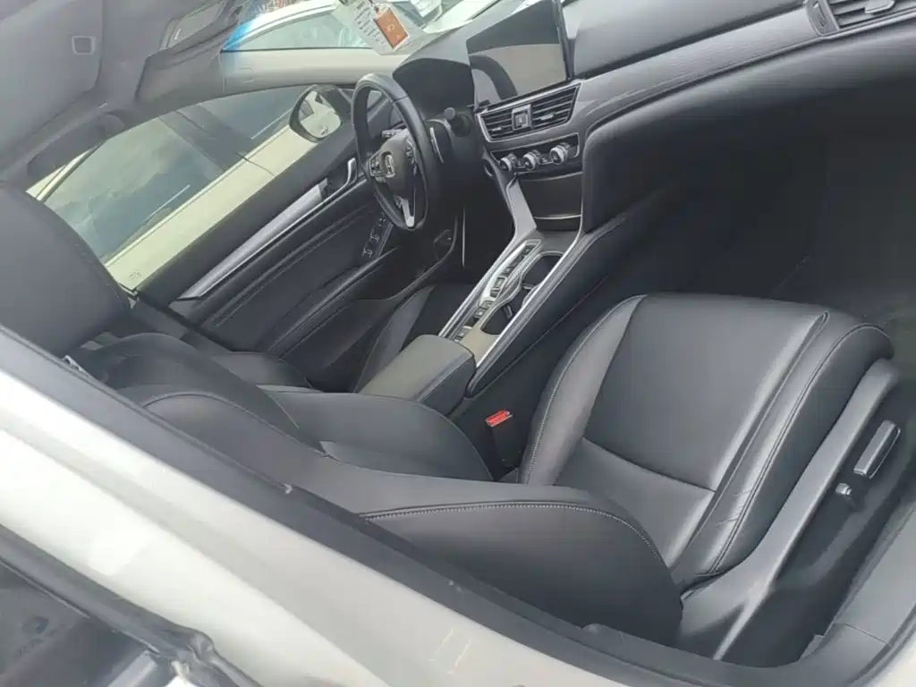 Honda Accord 2023 — фото 25