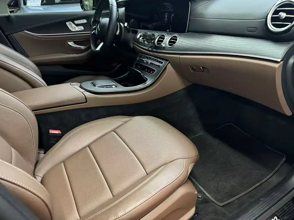 Mercedes-Benz E-Class 2022
