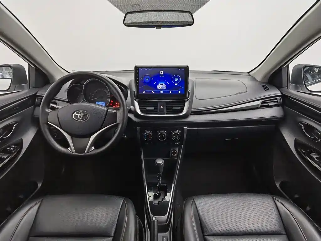 Toyota Yaris L 2020