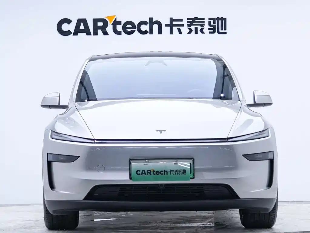 Tesla Model Y L 2026