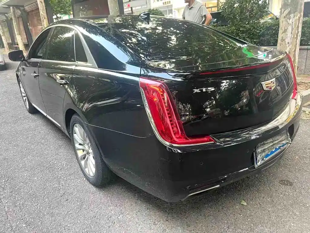 Cadillac XTS 2018 — фото 8