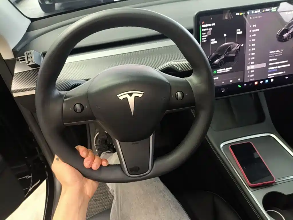 Tesla Model Y 2023 — фото 11