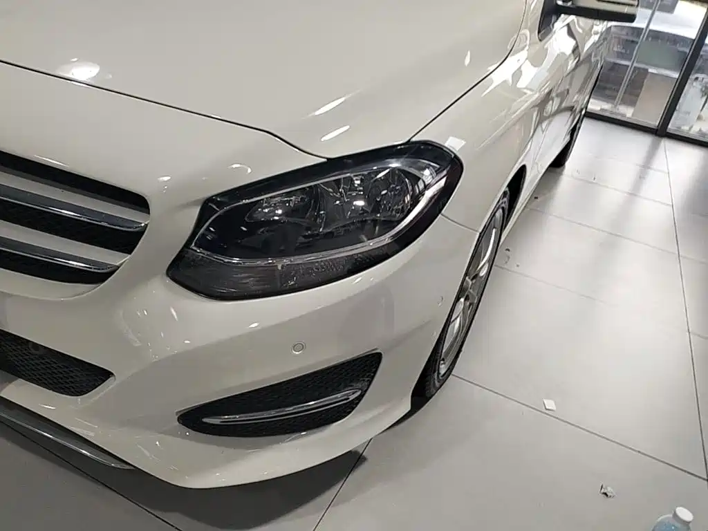 Mercedes-Benz B-Class 2015 — фото 24