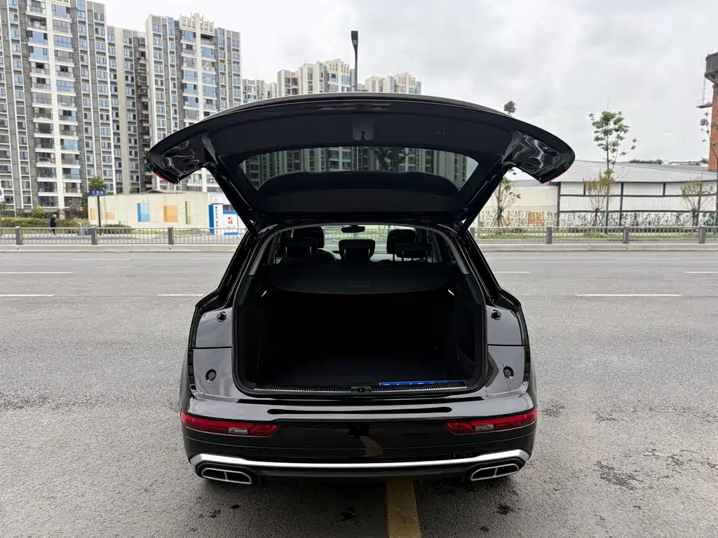 Audi Q5L 2023 — фото 18