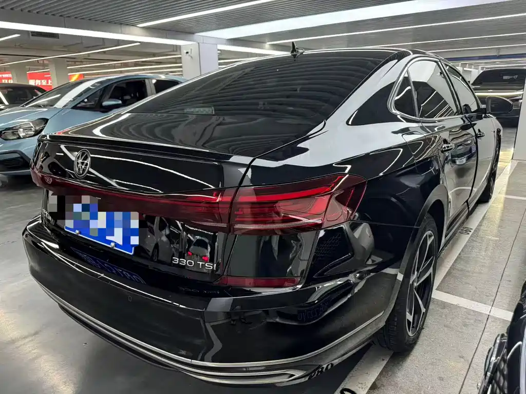 Volkswagen Passat 2023 — фото 17