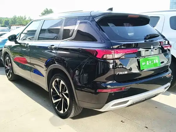 Mitsubishi Outlander 2023