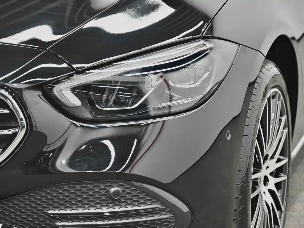 Mercedes-Benz C-Class 2023 — фото 4