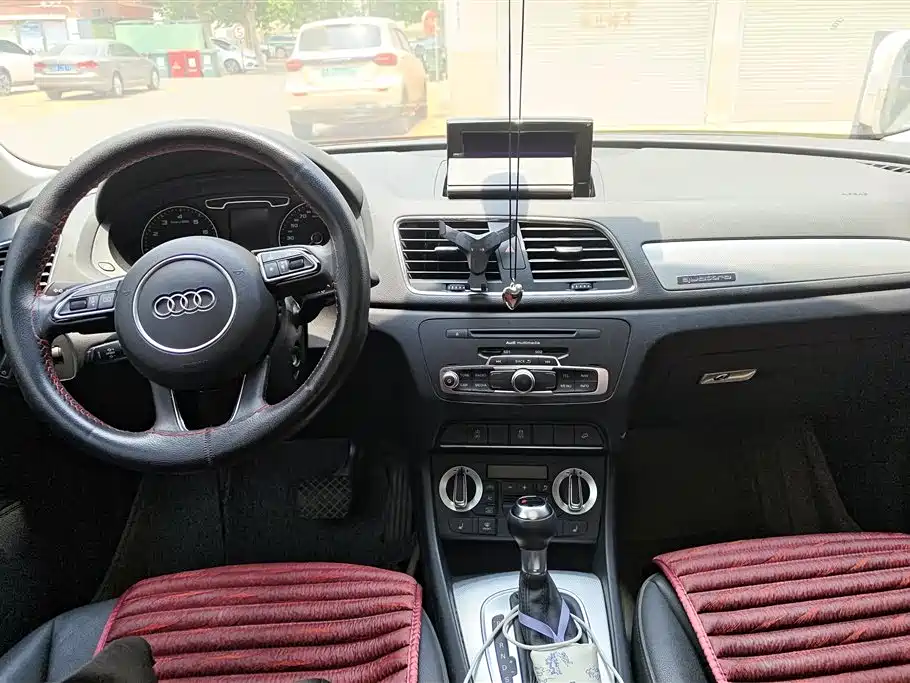 Audi Q3 2013 — фото 12