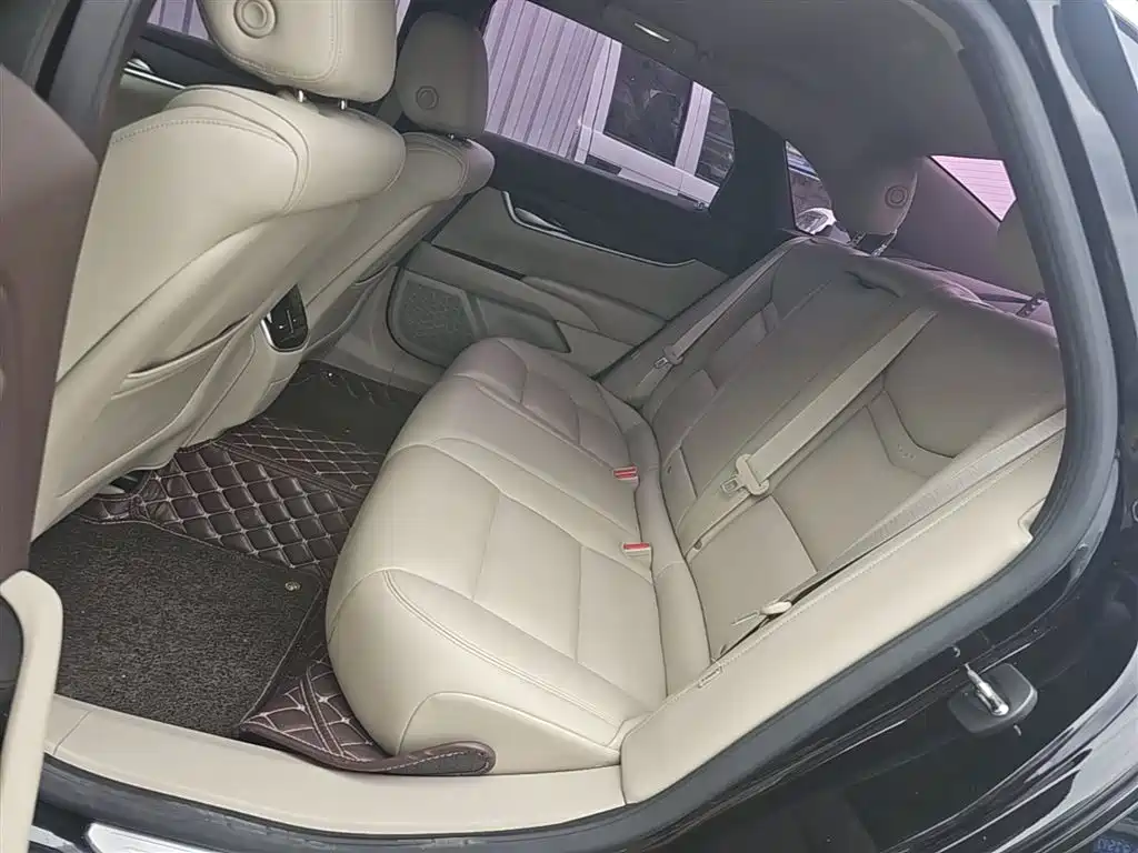 Cadillac XTS 2017 — фото 13