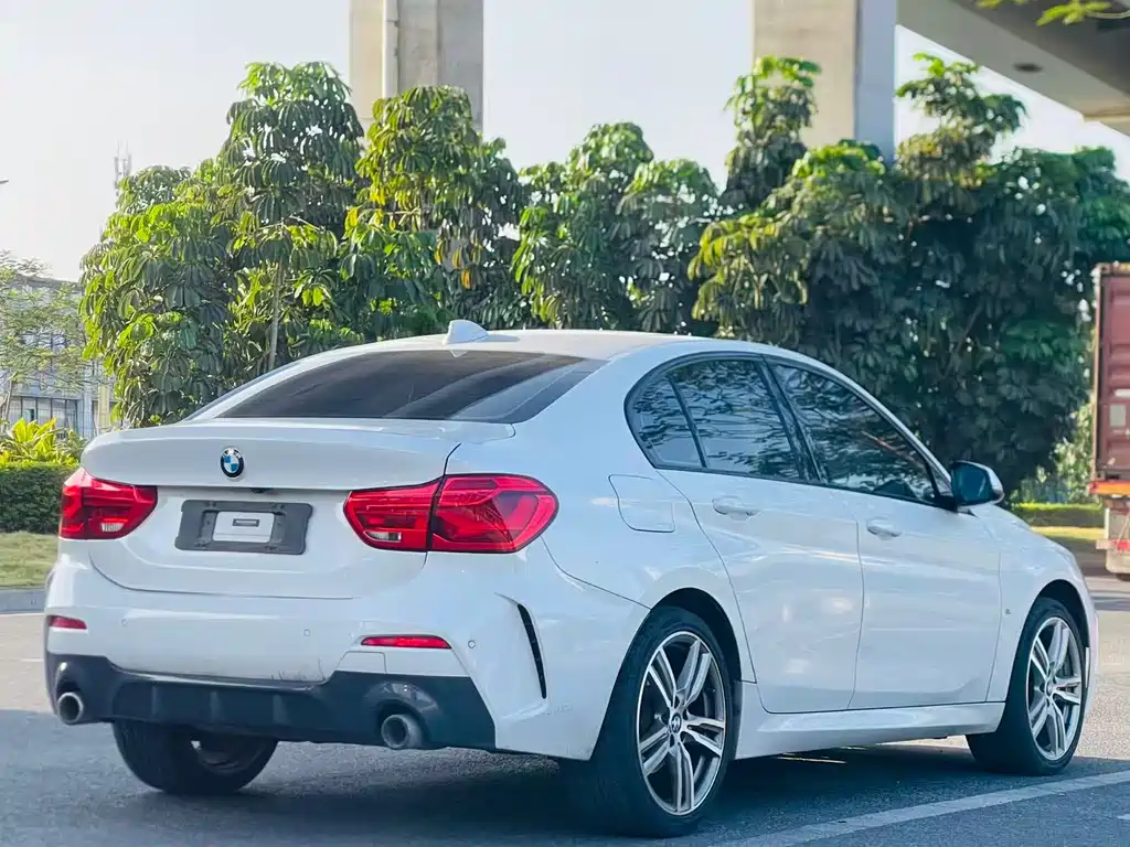 BMW 1 Series 2019 — фото 5