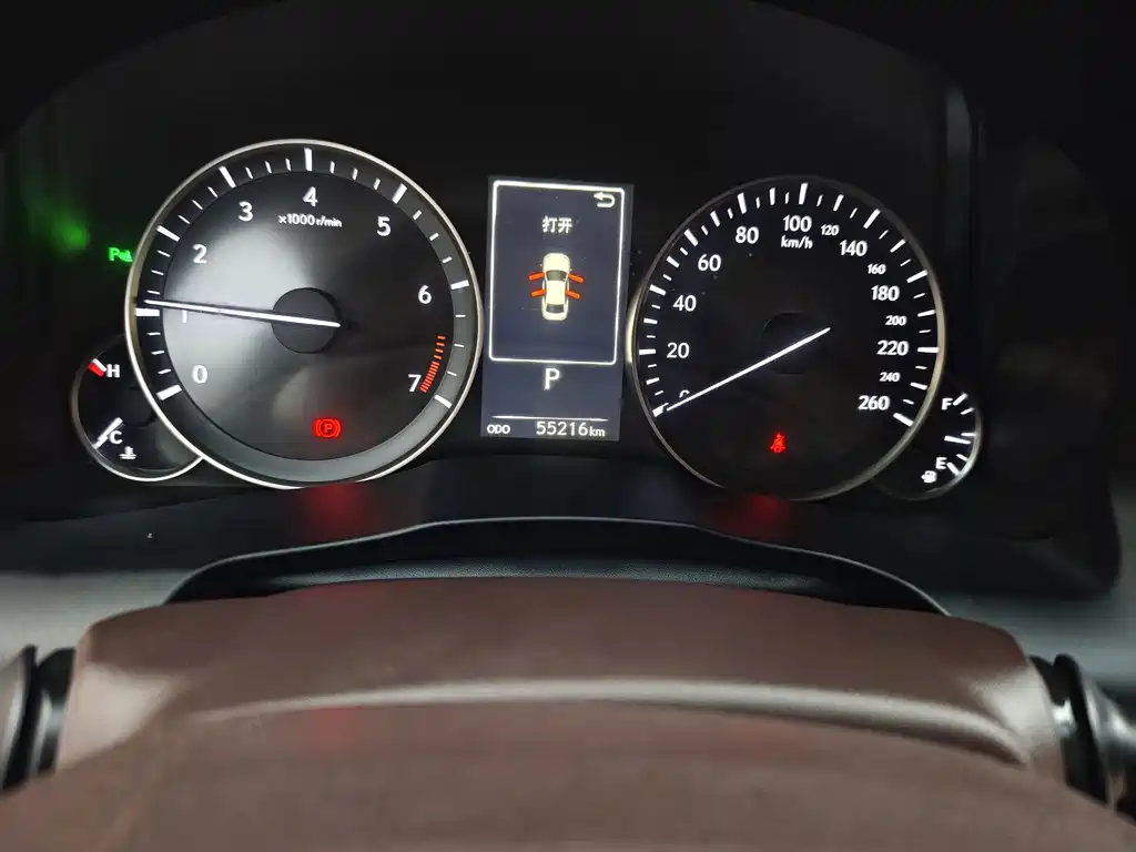 Lexus ES 2016 — фото 17