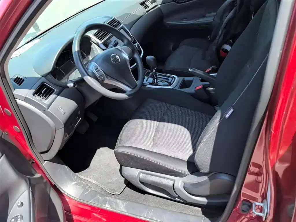 Nissan Tiida 2017 — фото 15