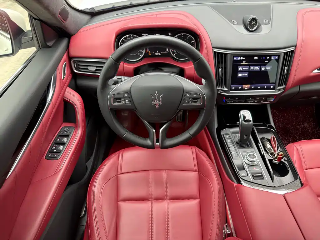 Maserati Levante 2023 — фото 10