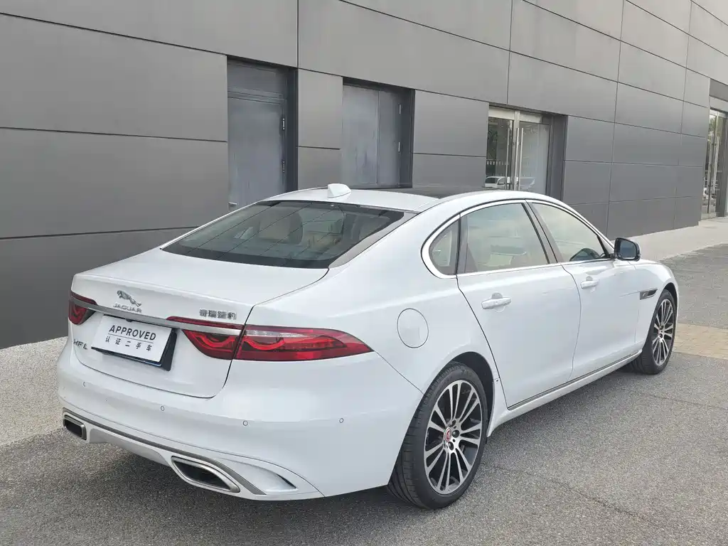 Jaguar XFL 2025