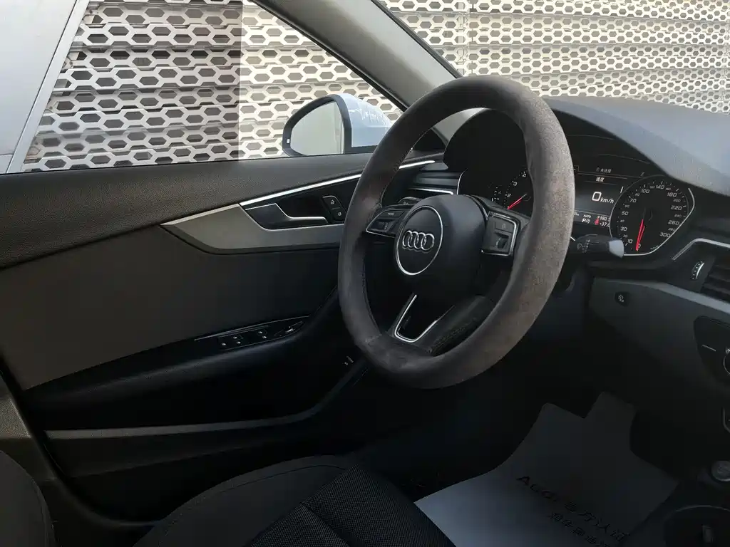 Audi A4L 2018 — фото 15
