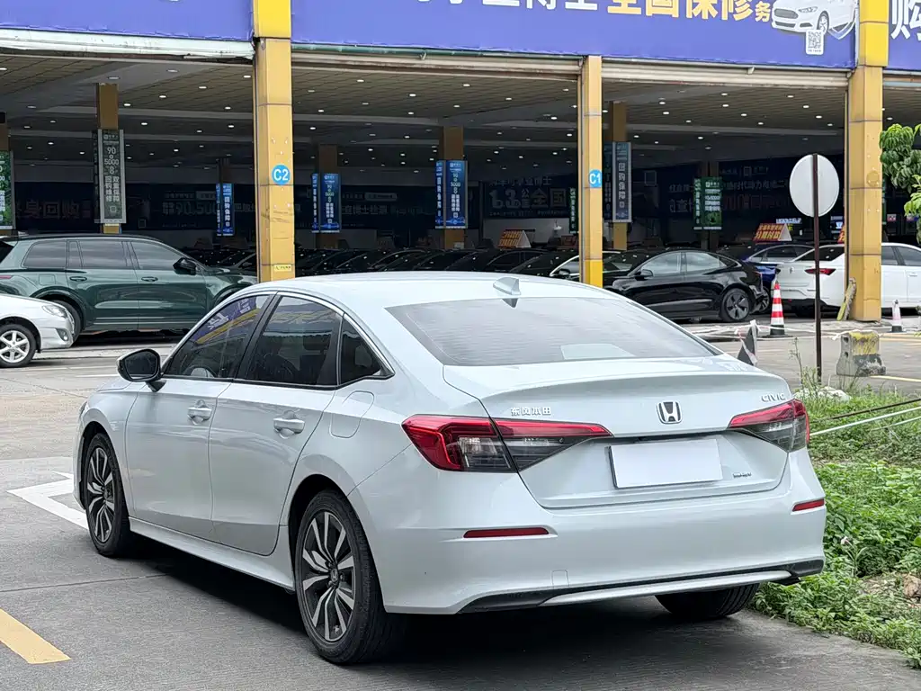 Honda Civic 2024 — фото 14