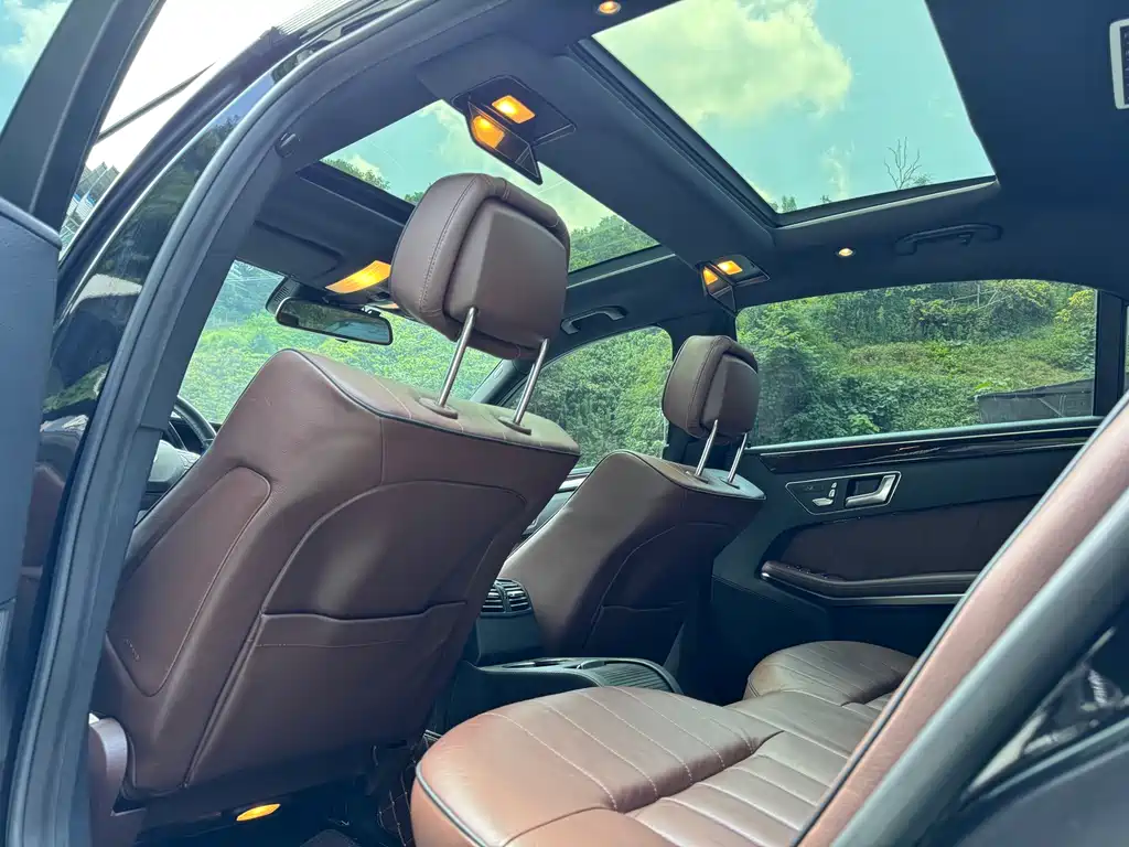 Mercedes-Benz E-Class 2015 — фото 34