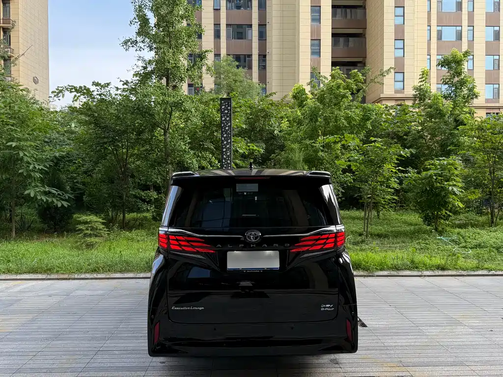 Toyota Alphard 2023 — фото 6