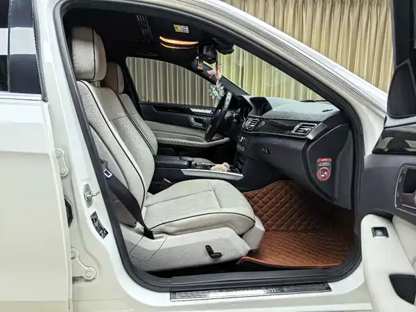 Mercedes-Benz E-Class 2015