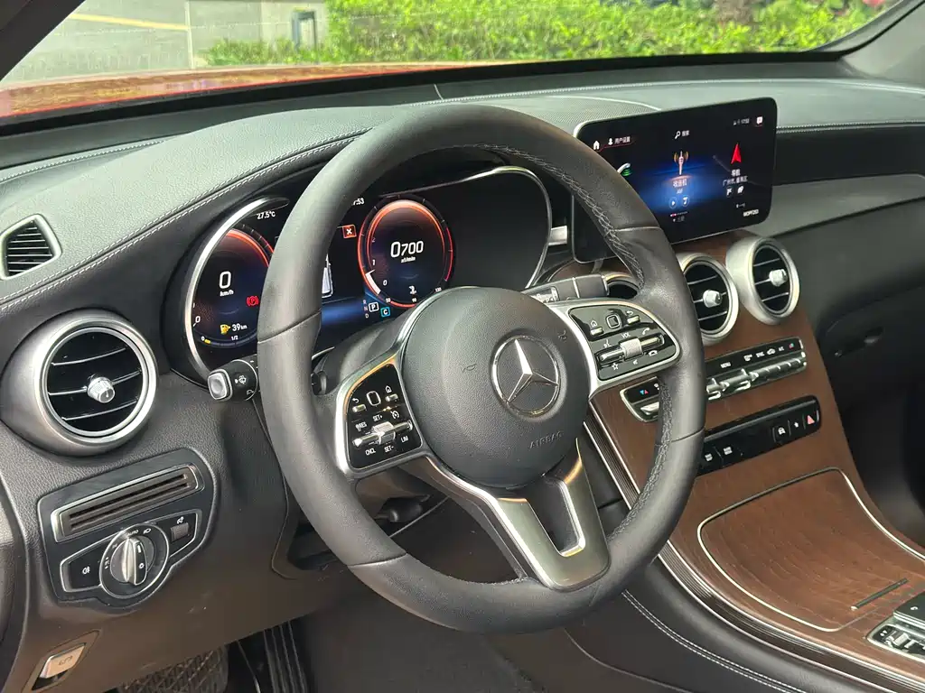 Mercedes-Benz GLC 2020 — фото 27