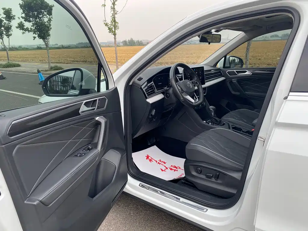 Volkswagen Tiguan L 2023