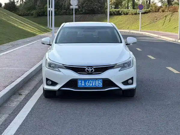 Toyota Reiz 2013