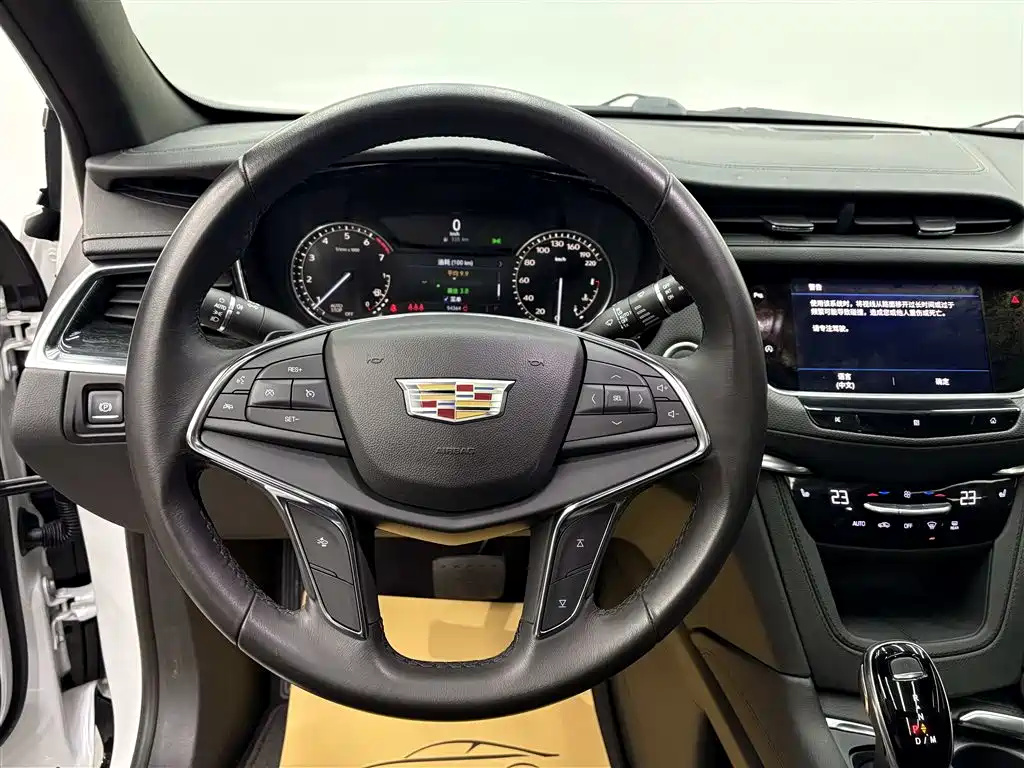 Cadillac XT5 2020 — фото 8