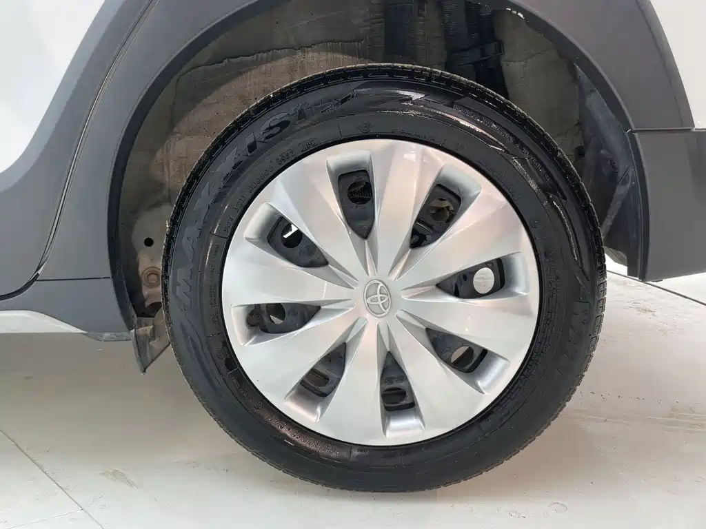 Toyota Yaris L 2023 — фото 14