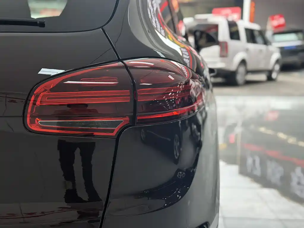Porsche Cayenne 2015 — фото 22