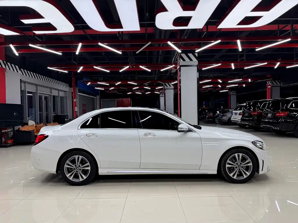 Mercedes-Benz C-Class 2020 — фото 7