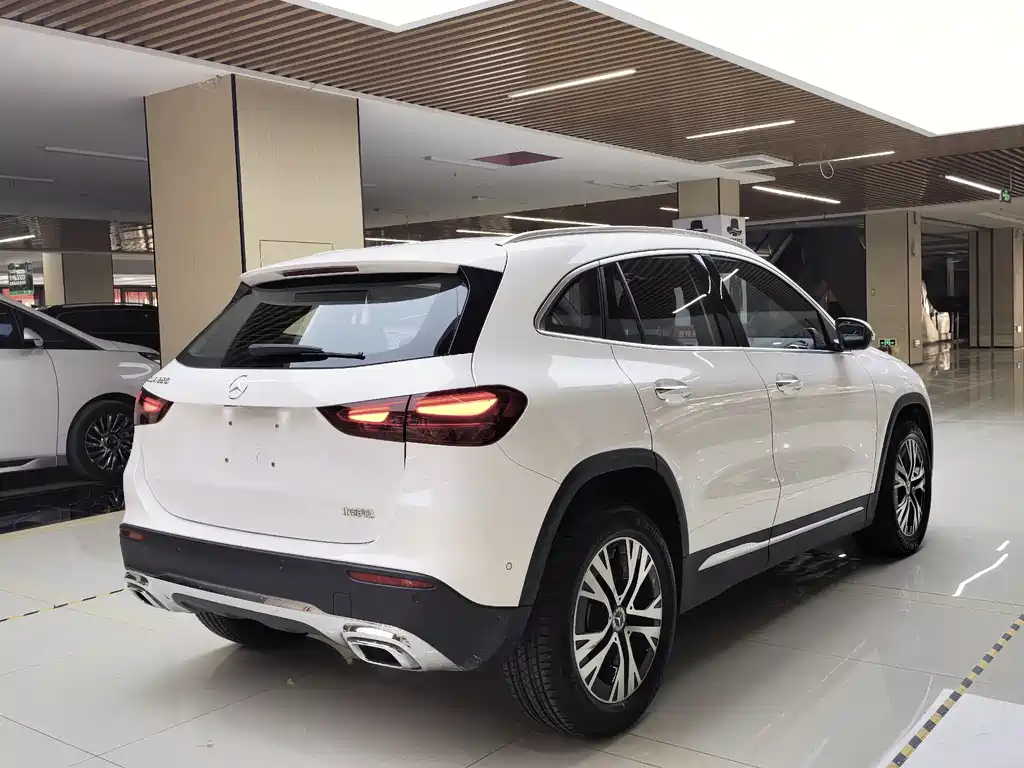 Mercedes-Benz GLA 2024 — фото 18