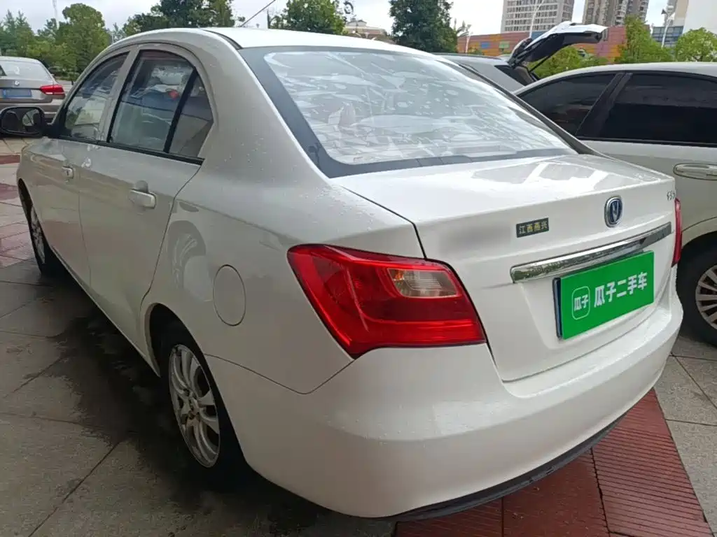 Changan Yuexiang V3 2018 — фото 5