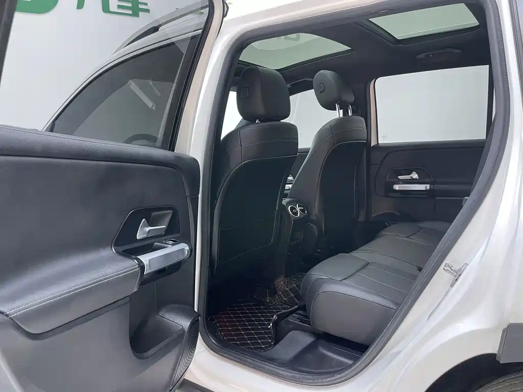 Mercedes-Benz GLB 2020 — фото 19
