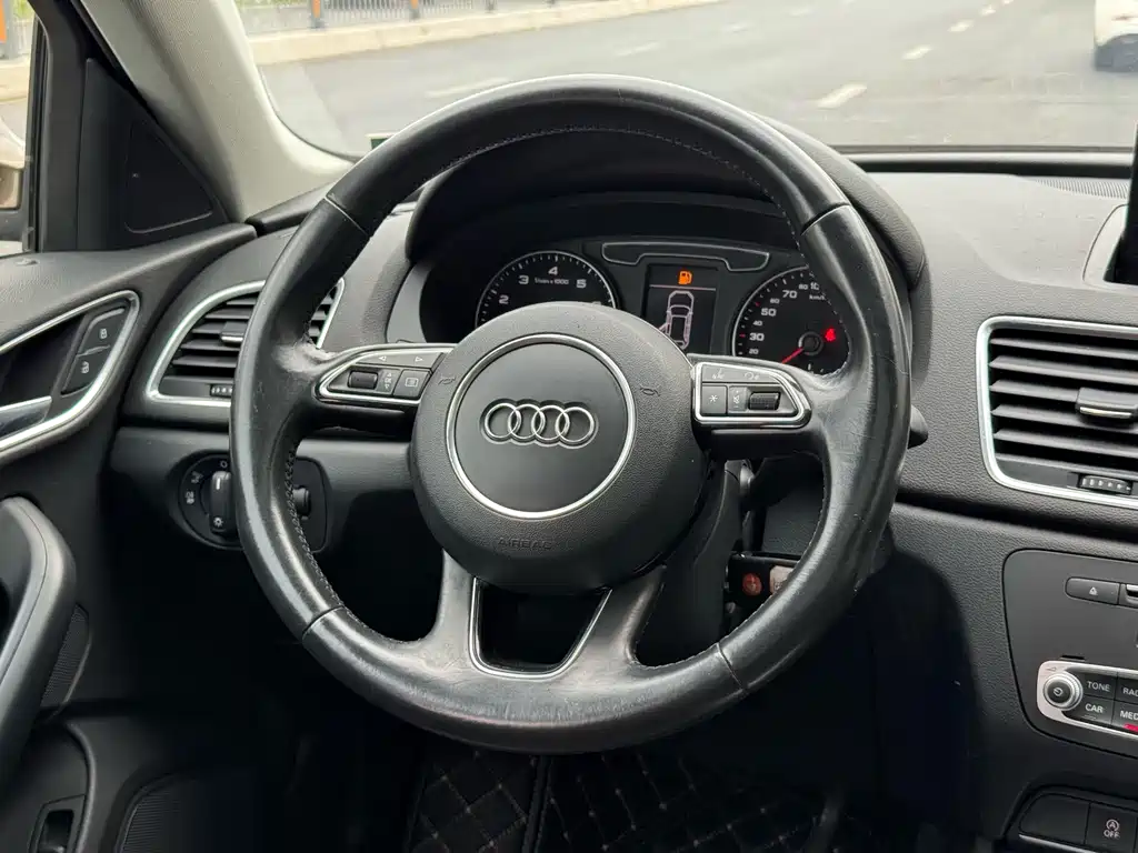 Audi Q3 2016 — фото 5