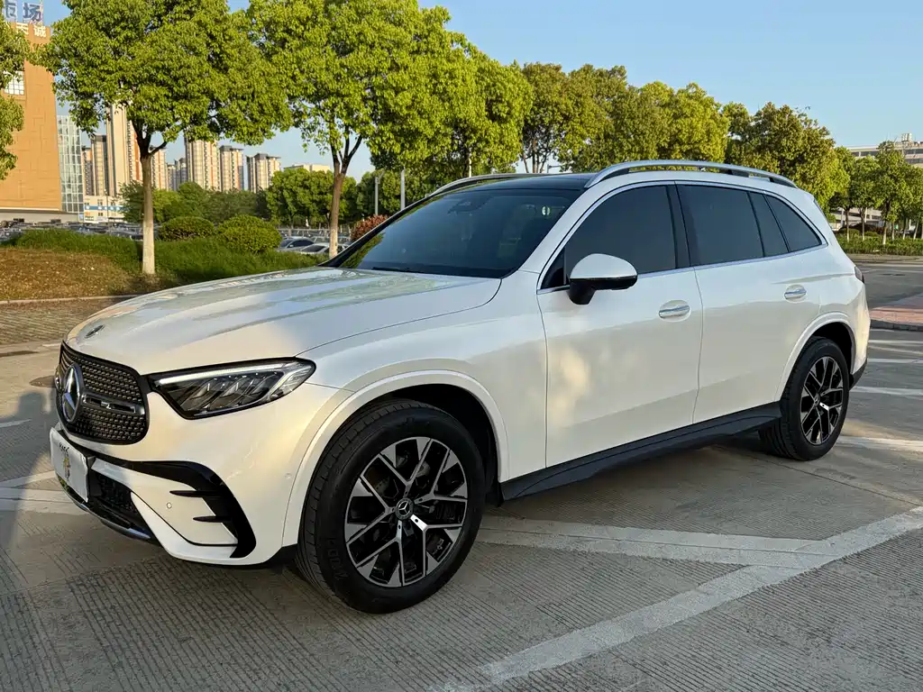 Mercedes-Benz GLC 2023 — фото 1