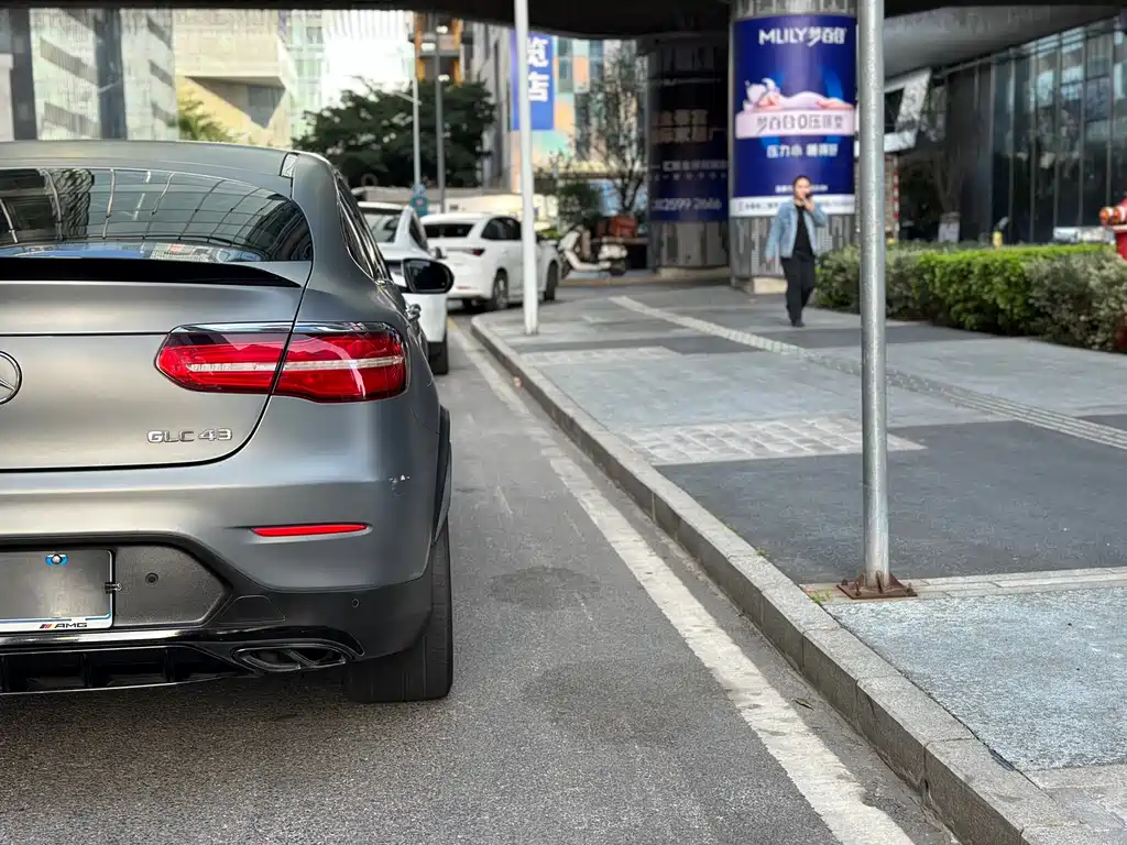 Mercedes-Benz GLC Coupe AMG 2018 — фото 19