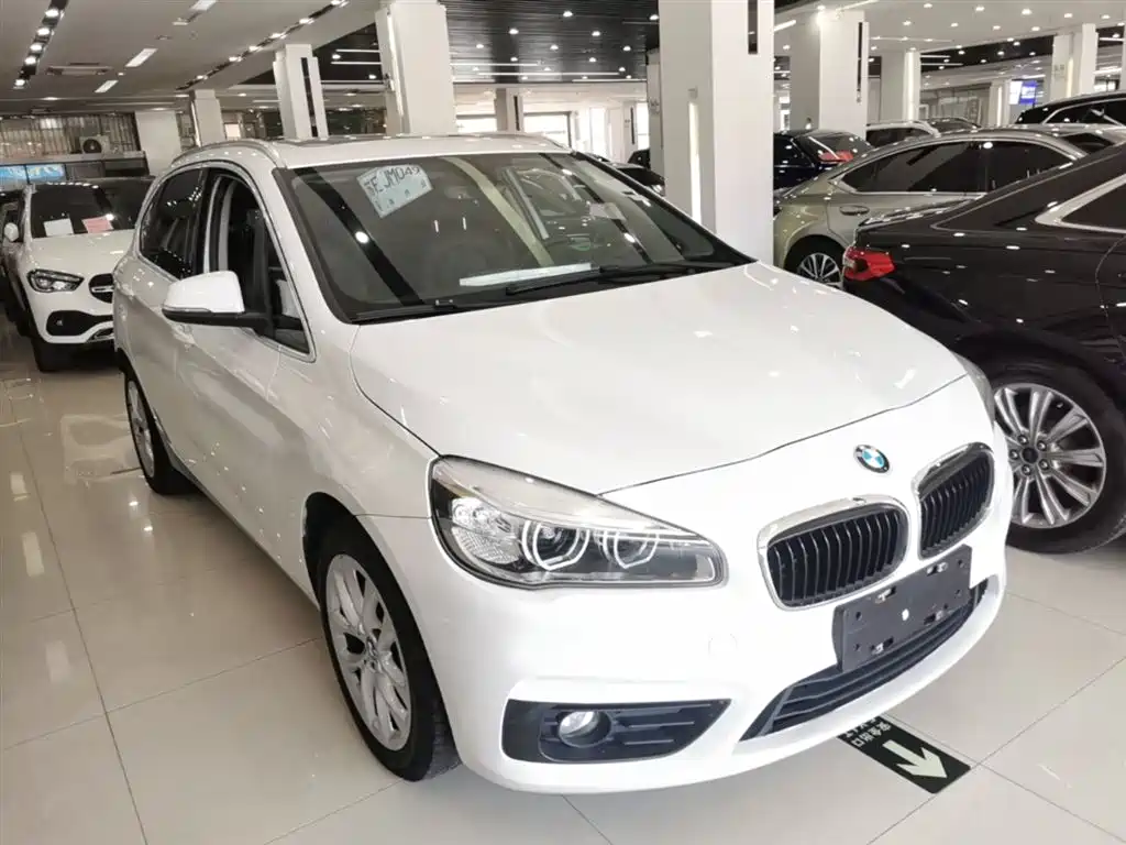 BMW 2 Series Active Tourer 2017 — фото 4