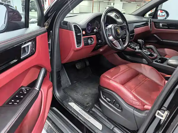Porsche Cayenne 2022